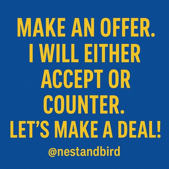 Under Armour Women's V-Neck Tee M White Short Sleeve Casual Top - Picture 2 of 8